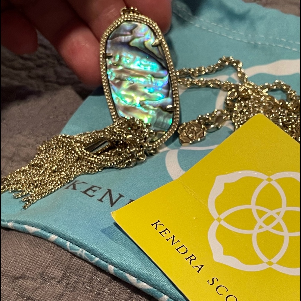 Kendra Scott Necklace